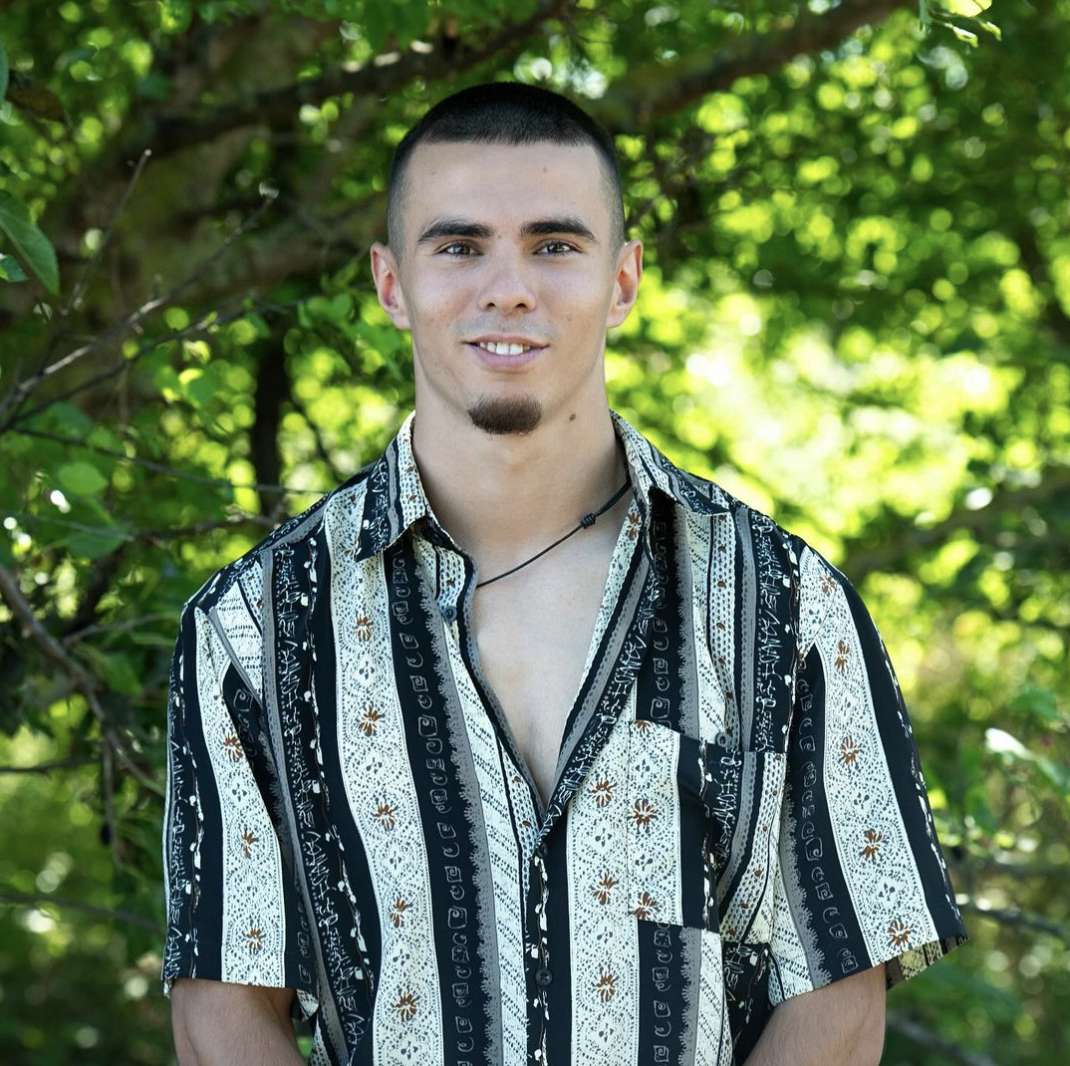 КОЙ Е ДОБРИН ДОБРЕВ ОТ “ИГРИ НА ВОЛЯТА”?ШАМПИОН ПО КАЛИСТЕНИКА В БИТКА ЗА ВЪРХА