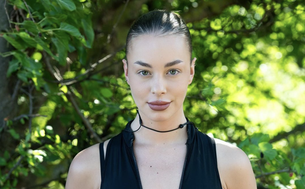 КОЯ Е ПОЛИНА ПЕЛИПЕНКО: АМАЗОНКАТА, КОЯТО ПРЕВРЪЩА ПРЕДИЗВИКАТЕЛСТВАТА В ИЗКУСТВО