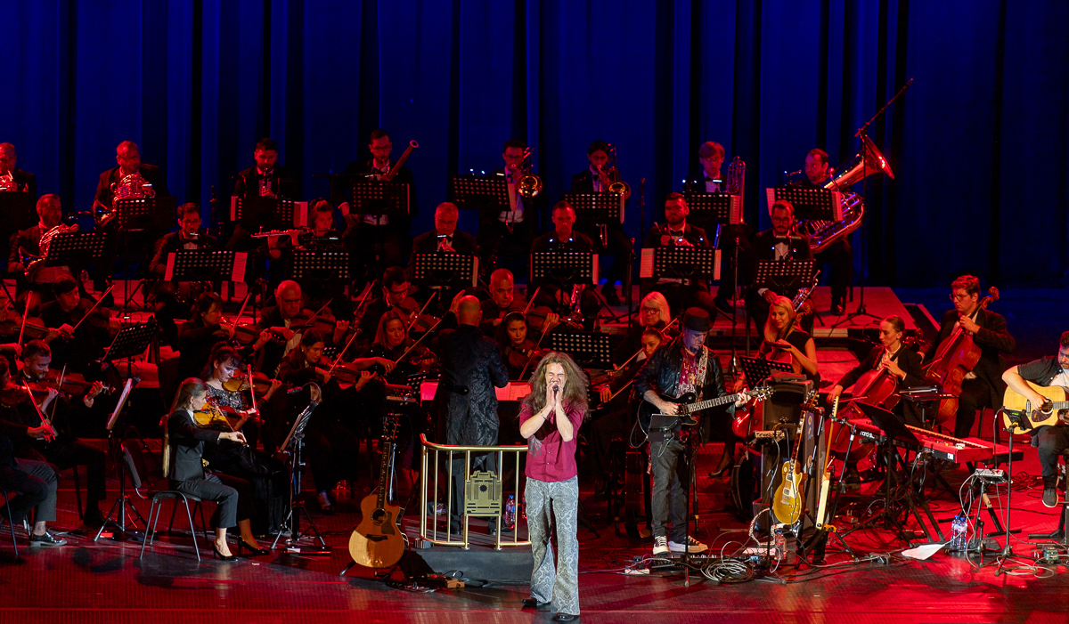 LED ZEPPELIN ПРЕРОДЕНИ В ЗАЛА 1 НА НДК: КАДРИ И МОМЕНТИ ОТ СИМФОНИЧНАТА ФЕЕРИЯ LED ZEPPELIN SYMPHONIC